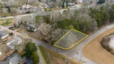 180 W Llewellyn St, Clarkesville, GA 30523