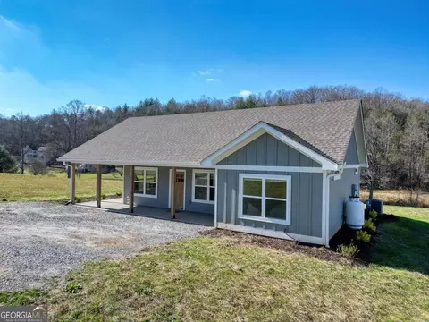 652 Lindsay Dr, Young Harris, GA 30582