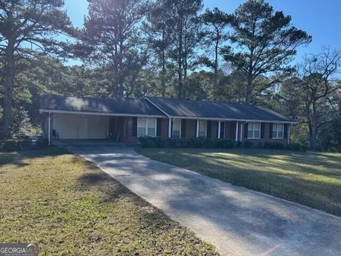 376 Tyrone Rd, Fayetteville, GA 30214