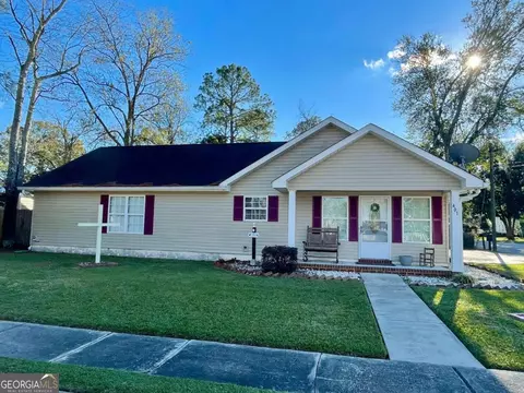 401 Bolton St, Glennville, GA 30427