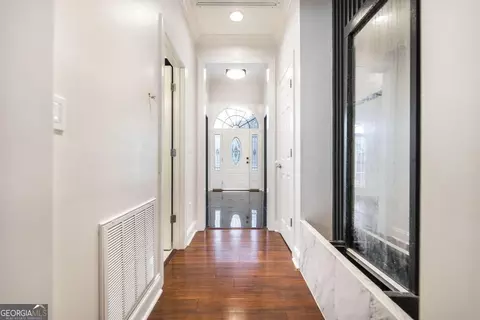Entry Way - 100 Parks Rdg, Dublin, GA 31021 photo 4 of 7