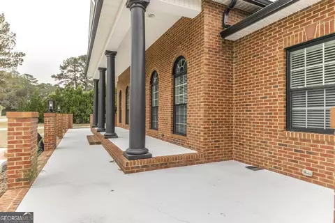 Exterior - 100 Parks Rdg, Dublin, GA 31021 photo 4 of 10