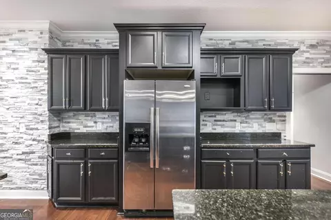 Kitchen - 100 Parks Rdg, Dublin, GA 31021 photo 2 of 6