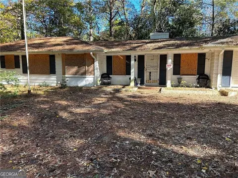 818 Woodvalley Rd SW, Mableton, GA 30126