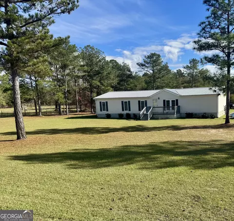 209 Sarah Hill Cir, Lizella, GA 31052