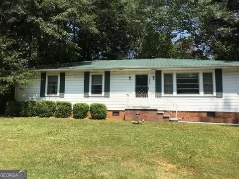 4274 Pineview Dr, Powder Springs, GA 30127