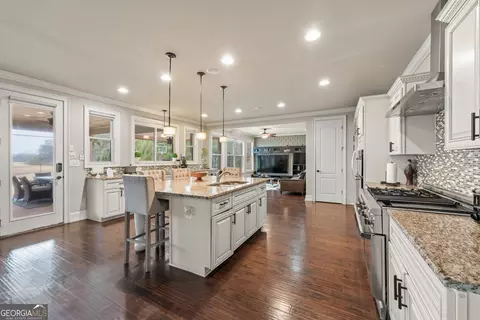 Kitchen - 957 Fire Thorn Dr, Hampton, GA 30228 photo 2 of 3