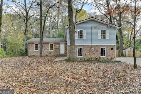 3142 Falconhurst Dr, Lilburn, GA 30047