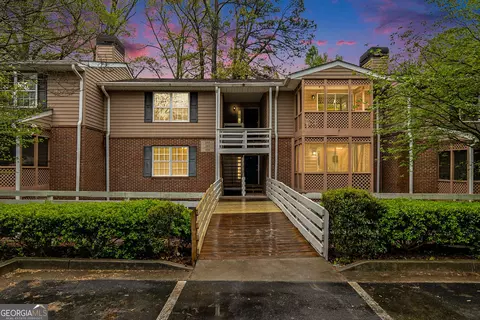 261 Quail Run, Roswell, GA 30076