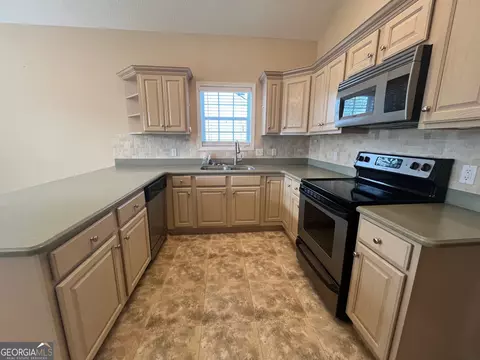 405 Creekside Dr, Lagrange, GA 30240 photo 6