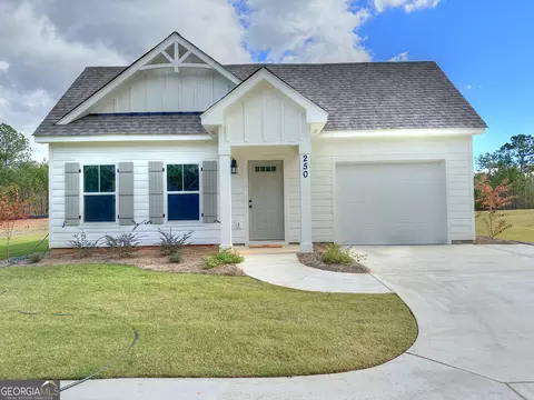 250 Young Ln, Hamilton, GA 31811