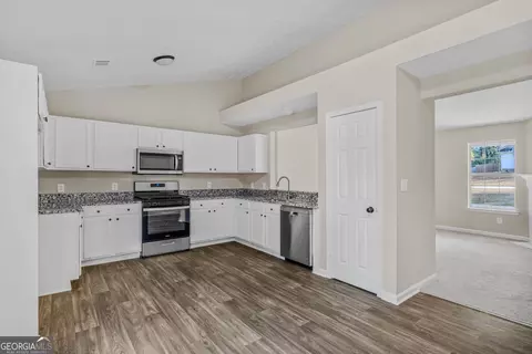 187 Nicki Ct, Hampton, GA 30228 photo 10