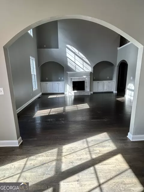 Living - 45 Silverton Dr, Covington, GA 30016 photo 3 of 7