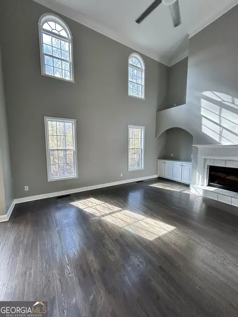 Living - 45 Silverton Dr, Covington, GA 30016 photo 5 of 7