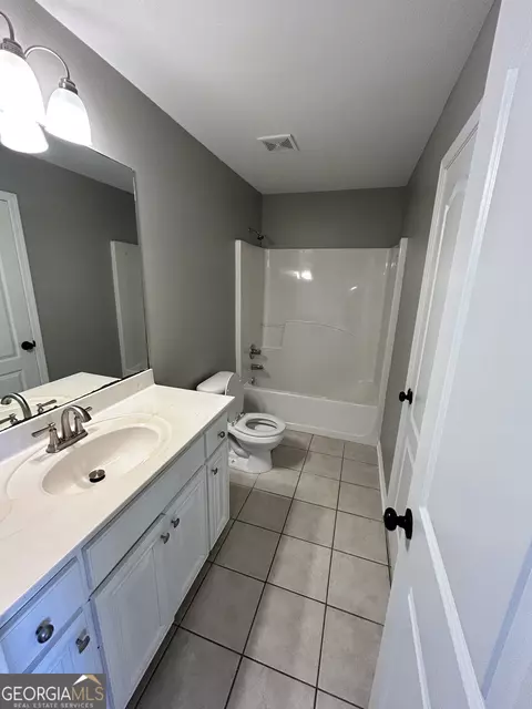 Bath - 45 Silverton Dr, Covington, GA 30016 photo 2 of 7