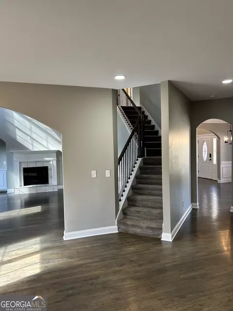 Entry Way - 45 Silverton Dr, Covington, GA 30016 photo 3 of 8
