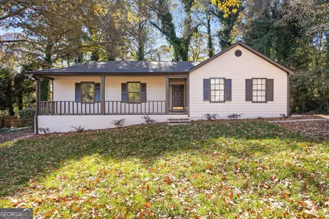 375 Hillsdale Dr, Fayetteville, GA 30214
