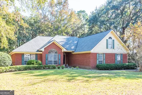 315 Oak Pointe Dr, Richmond Hill, GA 31324