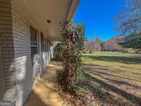 100 Maple Dr, Dublin, GA 31021 photo 4