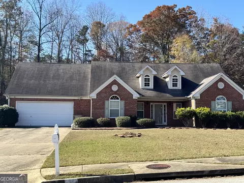 5393 S Crest Ridge Dr, Ellenwood, GA 30294