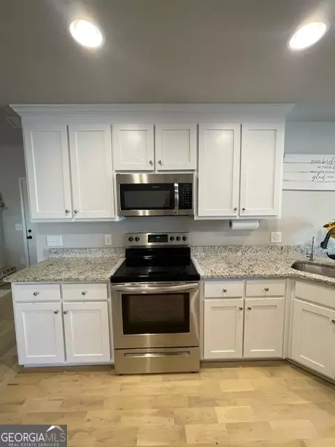 Kitchen - 319 Lokeys Ln, Bethlehem, GA 30620 photo 3 of 3