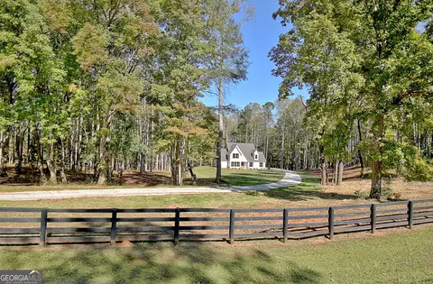 2178 Bear Creek Rd, Moreland, GA 30259