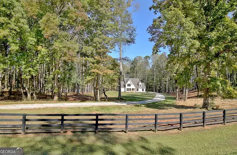 2178 Bear Creek Rd, Moreland, GA 30259