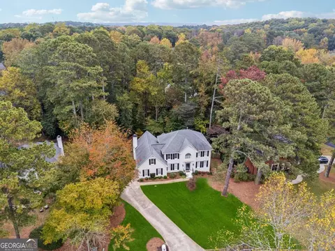 10015 Twingate Dr, Alpharetta, GA 30022