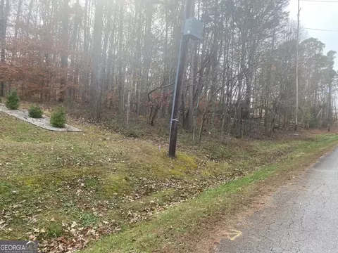 3925 Pine Tree Ln, Gainesville, GA 30501