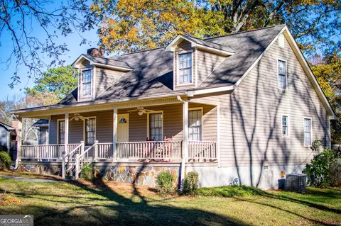 145 W Honeysuckle Ln, Carrollton, GA 30116