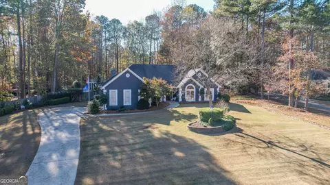 165 Indian Bluff Dr, Sharpsburg, GA 30277