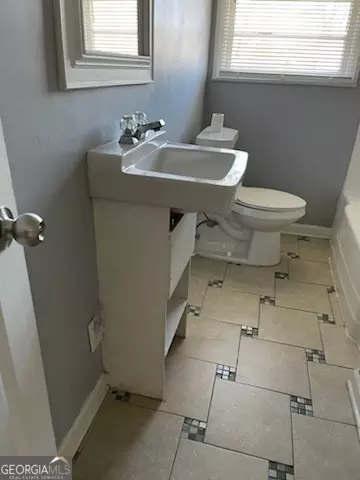 252 E 5th Ave, Winder, GA 30680 photo 9