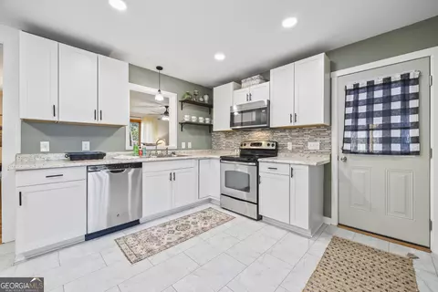Kitchen - 2101 Prather Bridge Rd, Toccoa, GA 30577 photo 1 of 3