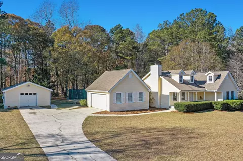 145 Manor Cir, Sharpsburg, GA 30277