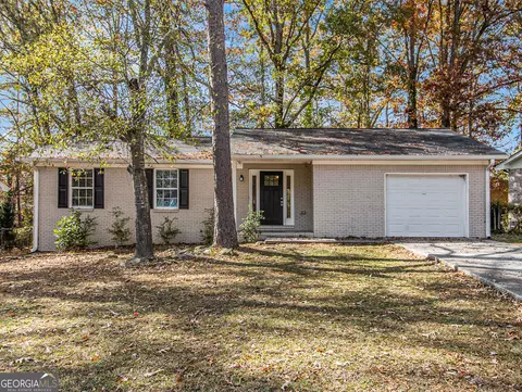 6630 Leisure Trl, Atlanta, GA 30349