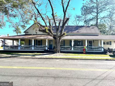 107 W Mann St, Glennville, GA 30427
