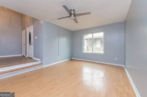Living - 201 Featherstone Dr, Warner Robins, GA 31088 photo 1 of 4