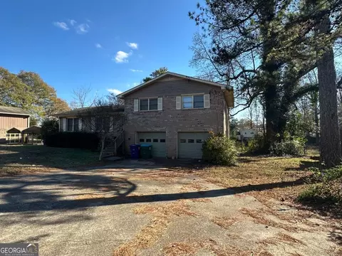 2110 E Cherokee Dr, Woodstock, GA 30188