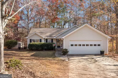 8680 Sapphire Ln, Gainesville, GA 30506