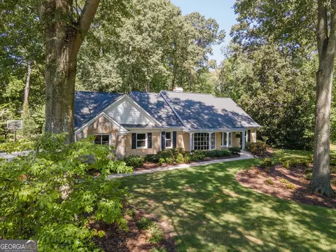 405 Golf View Dr, Peachtree City, GA 30269