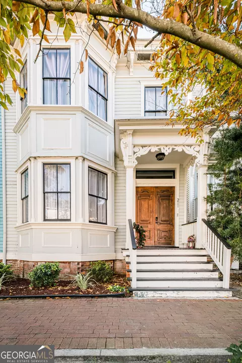 211 E Duffy, Savannah, GA 31401