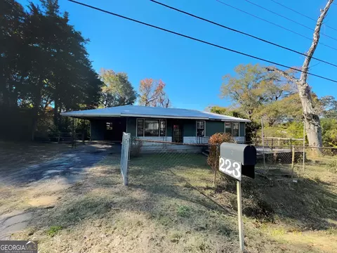 223 Old Stage Rd SW, Milledgeville, GA 31061