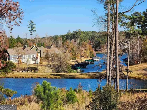 1050 Osprey Cir, Greensboro, GA 30642