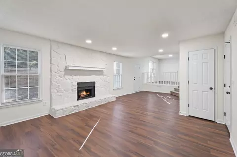 Living - 6864 Fielder Rd, Rex, GA 30273 photo 2 of 4