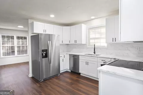 Kitchen - 6864 Fielder Rd, Rex, GA 30273 photo 1 of 3