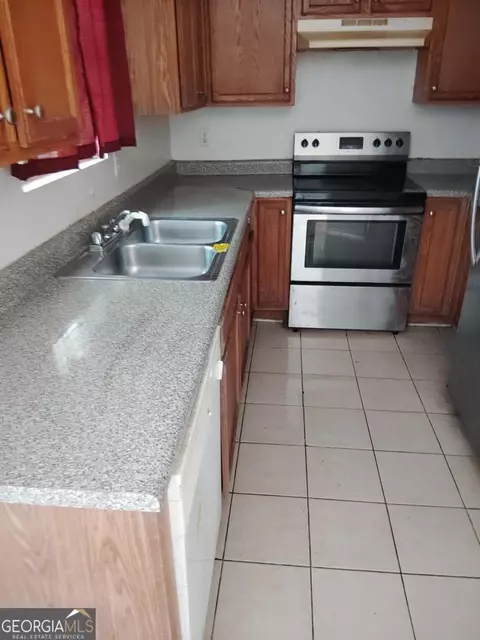 944 Old Mill Pt #B, Monroe, GA 30655 photo 5