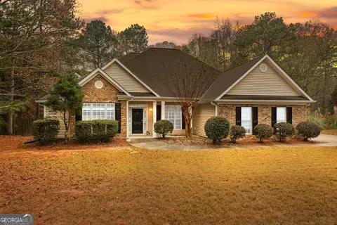 409 Bellway Ct, Tyrone, GA 30290