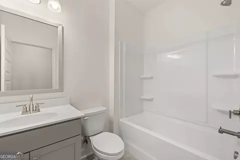 Bath - 1705 Goodwin Dr, Hampton, GA 30228 photo 4 of 4