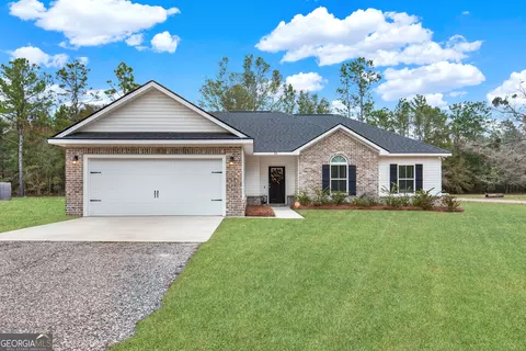 88 Linden Dr, Jesup, GA 31545