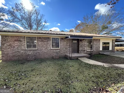 6643 16th St SW, Lanett, AL 36863
